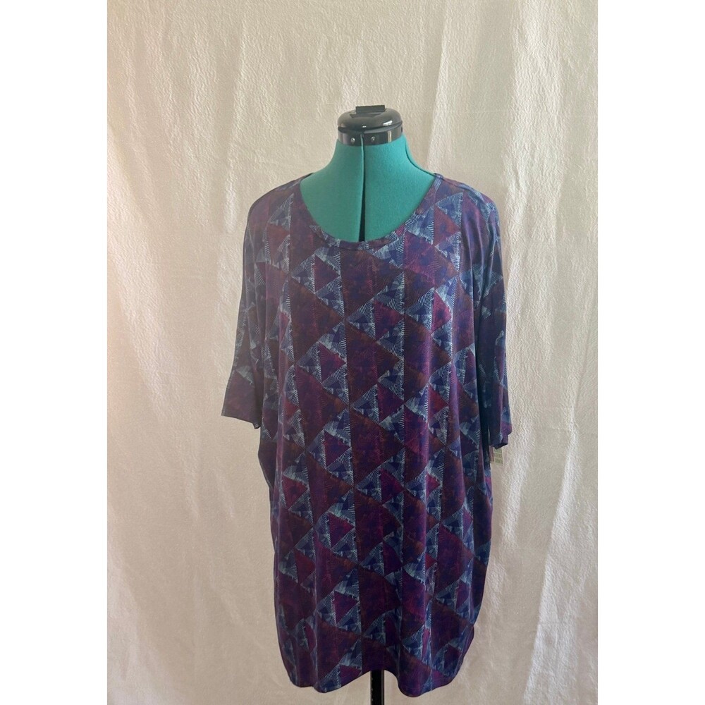 NWT Lularoe Irma tunic size medium. Brand new with tags.